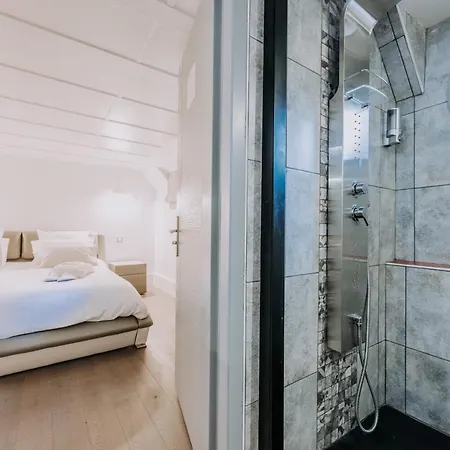 Hotel en barco Bel Import
